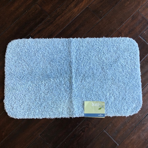 NWT Blue Bath Mat - Bath Rug - 20" x 34" - Mohawk Home - Picture 1 of 4